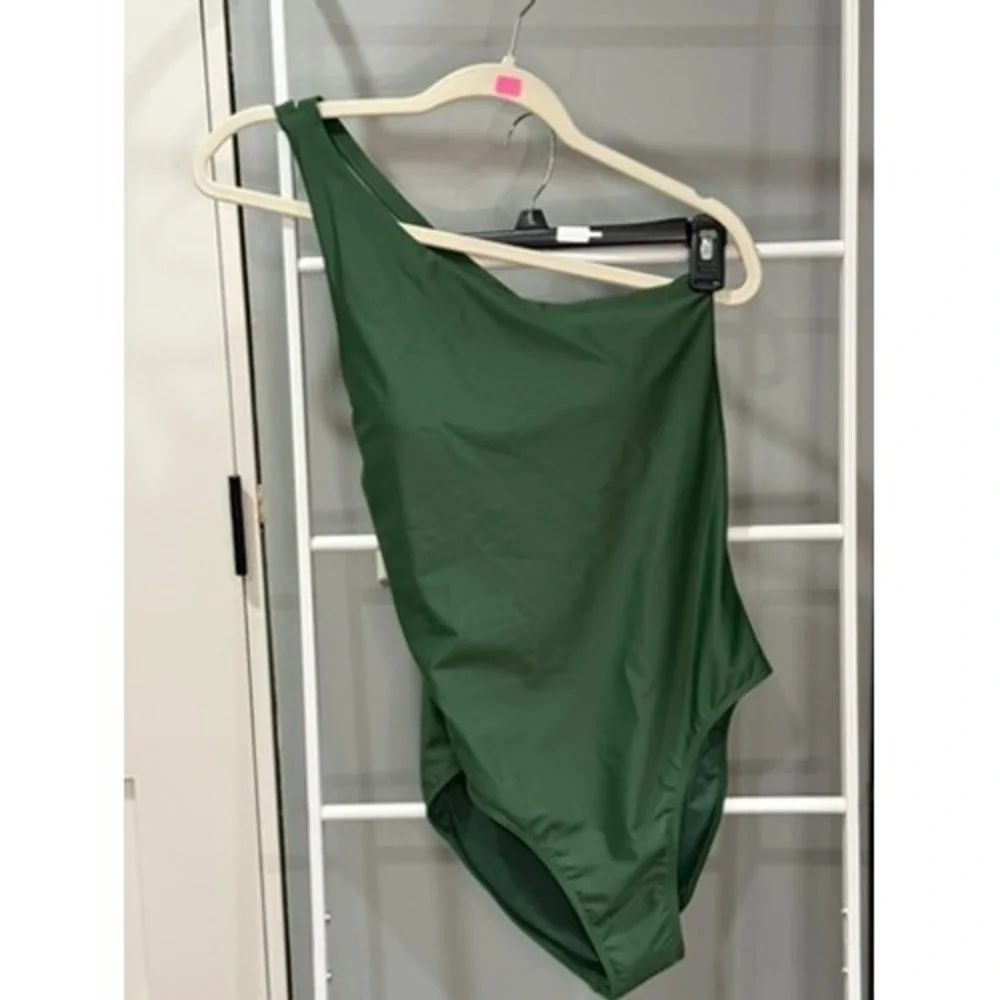 Quince Green One Shoulder Recycled 1-Piece Swimsuit Womens M NWT Quiet Luxury